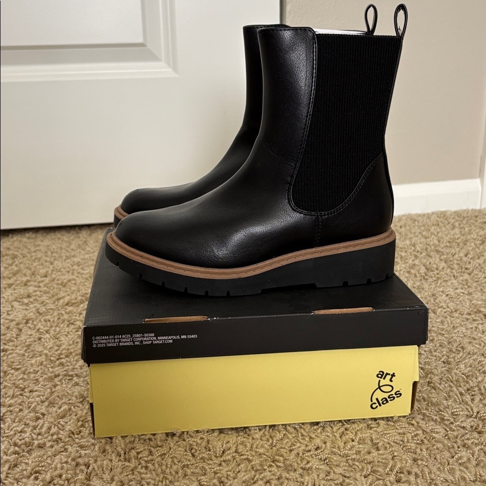 Art Class | Laurel Chelsea Boots (Black) -EUC - Picture 2 of 15
